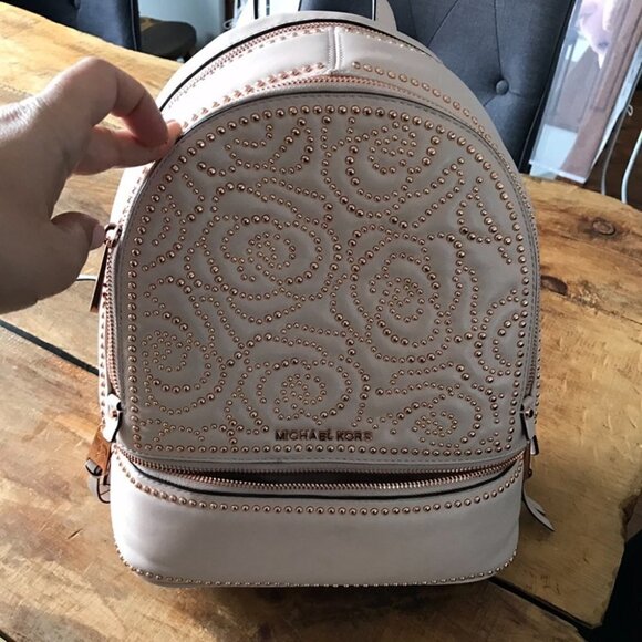 - Michael kors back pack pink with studs - Picture 13 of 13